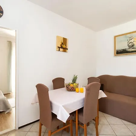 Ivan Apartman *