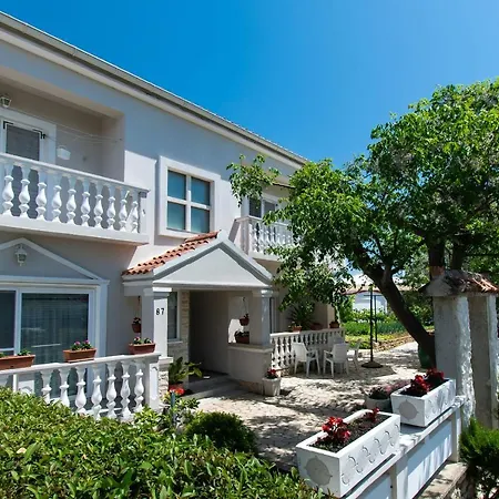 Ivan Apartman Vrsi